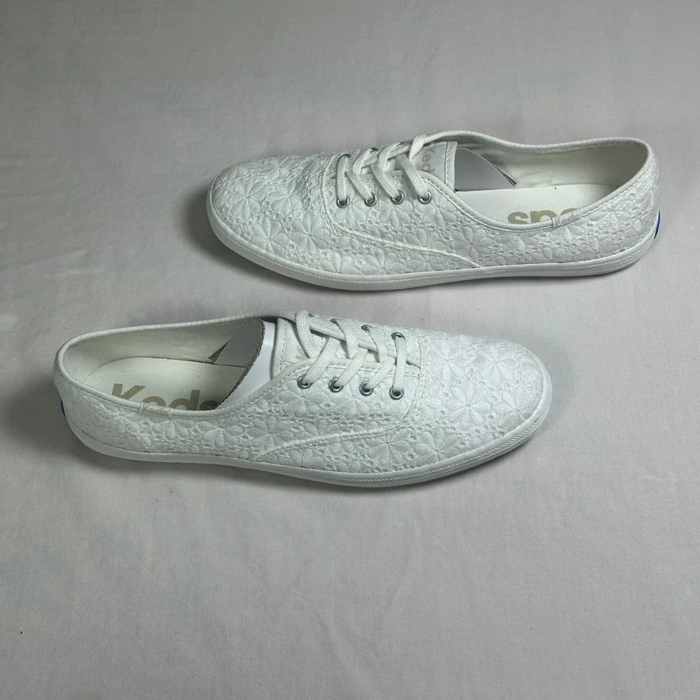 Keds Women's White Lace Sneakers Shoes Size 9.5M Fashion Casual New in Box‎